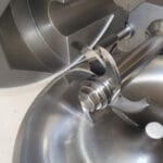 Cutter-205-litri-cu-sistem-de-descarcare-marfa-din-cuva-masinii-in-cimbere-prevazut-cu-disc-4
